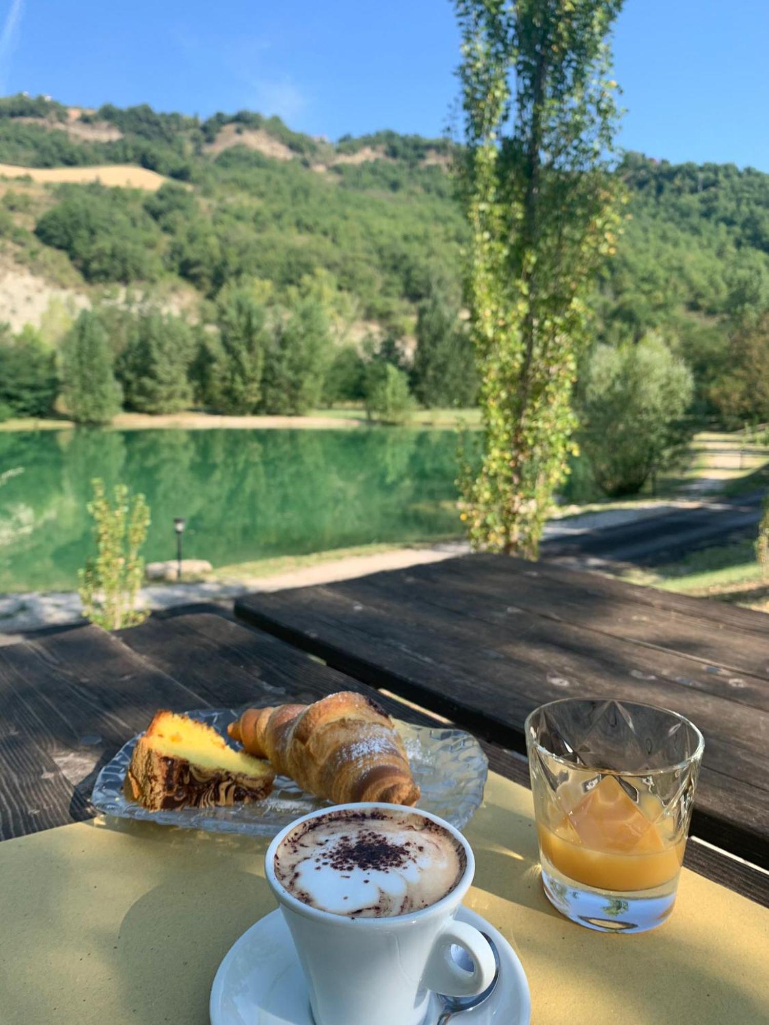 L'Anfora Country Club Panzió Basciano Kültér fotó